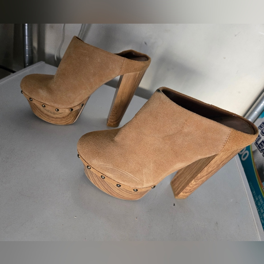 Jessica Simpson sky high suede platforms size 6 or 36